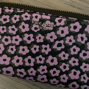 Kate Spade slim continental wallet